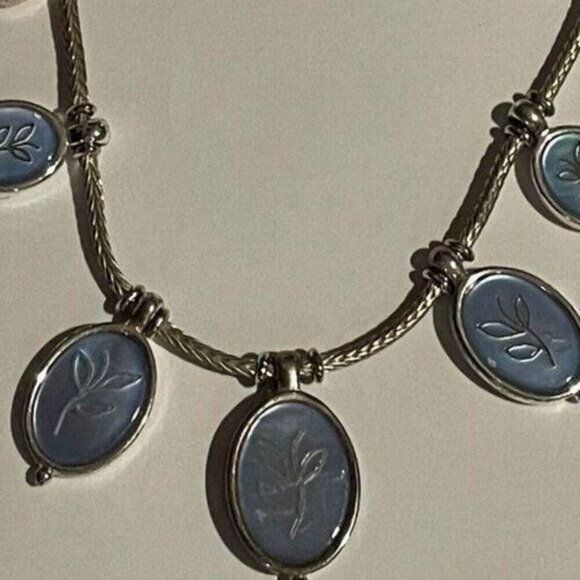 Crazy Horse by Liz Claiborne Silver Tone Leaf Etched Necklace Stunning Vintage C - Picture 2 of 3